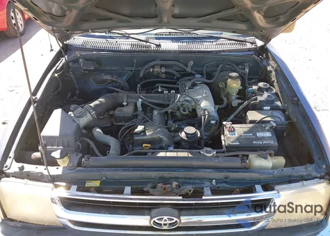 1998 Toyota Tacoma из США, поврежденный, VIN 4TAVL52N7WZ037372